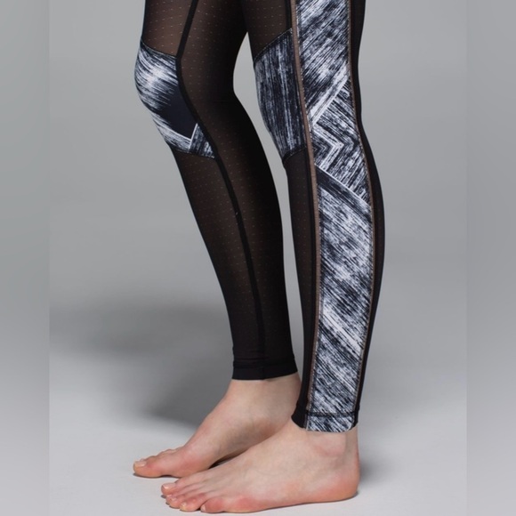 Lululemon Hot To Street Pant Heat Wave White Black Black Sheer Mesh Sz 2 - Picture 15 of 16